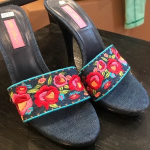 Betsy Johnson denim sandals
